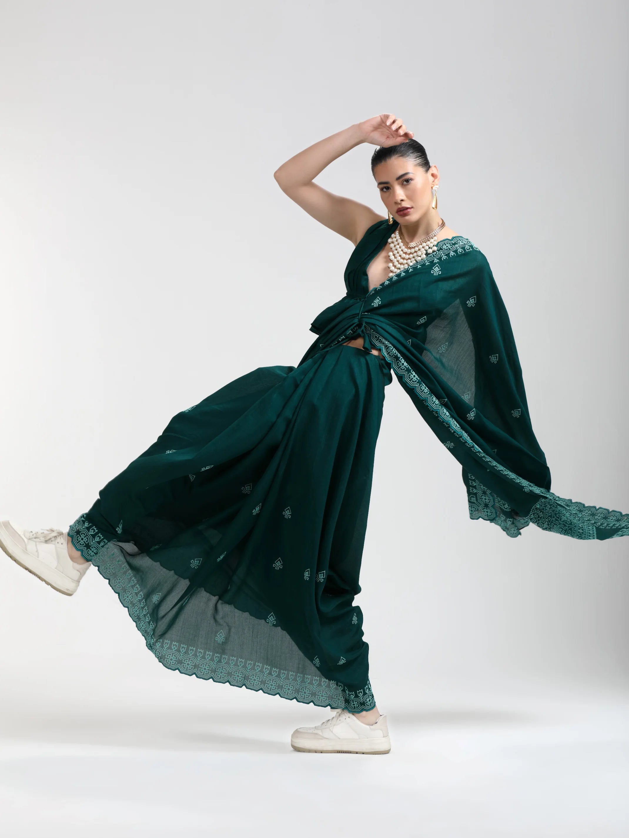 BOTTLE GREEN TITANIUM ART SILK KANTHA EMBROIDERY SAREE