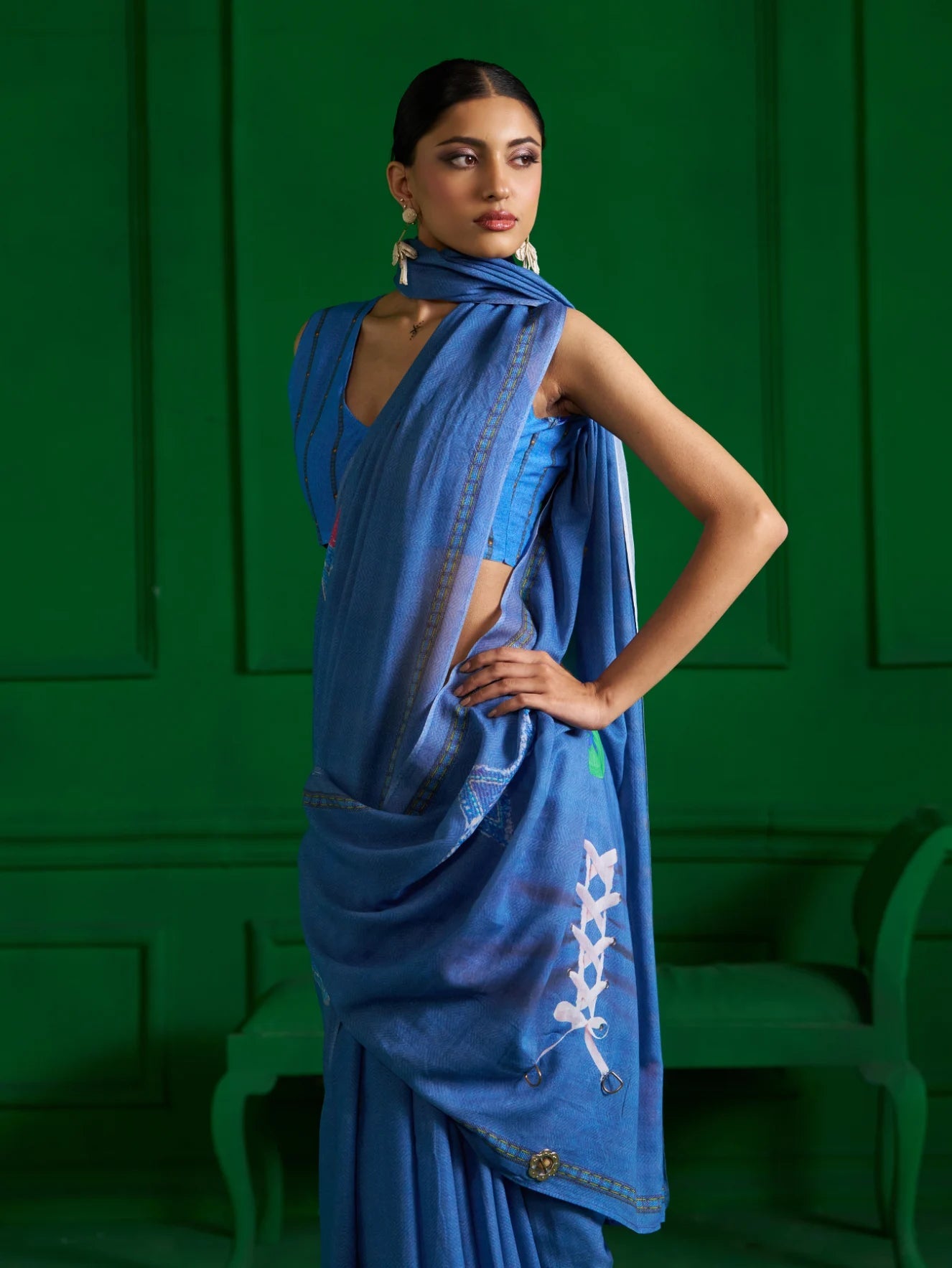 BRIGHT BLUE VISCOSE MUL STUD KNOT DENIM PRINT SAREE