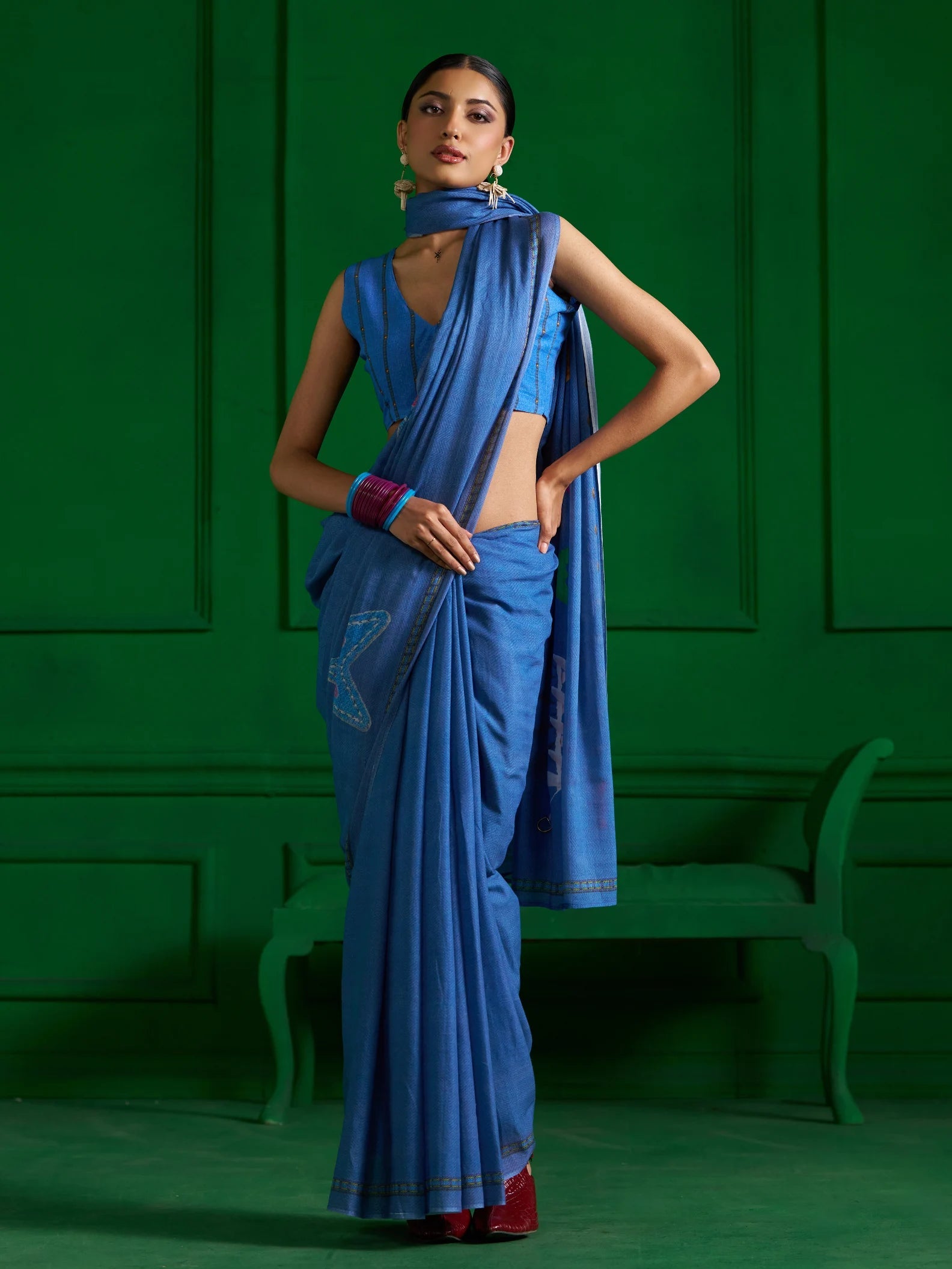 BRIGHT BLUE VISCOSE MUL STUD KNOT DENIM PRINT SAREE