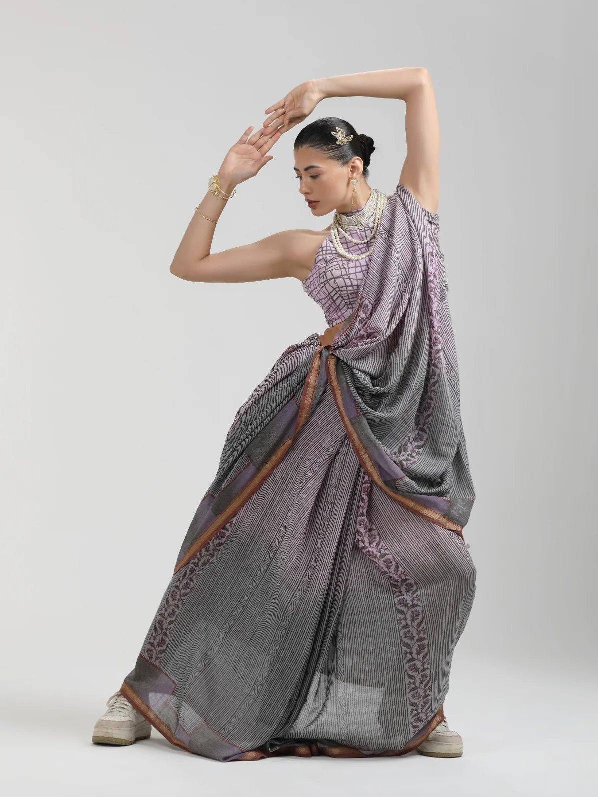 GRAY & MAROON MULMUL COTTON LIVA BLOCK PRINTED SAREE