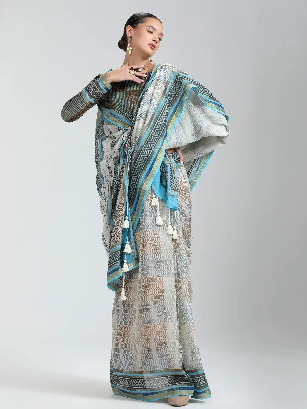GRAY & SKY BLUE SHADE MULMUL COTTON BLOCK PRINTED SAREE