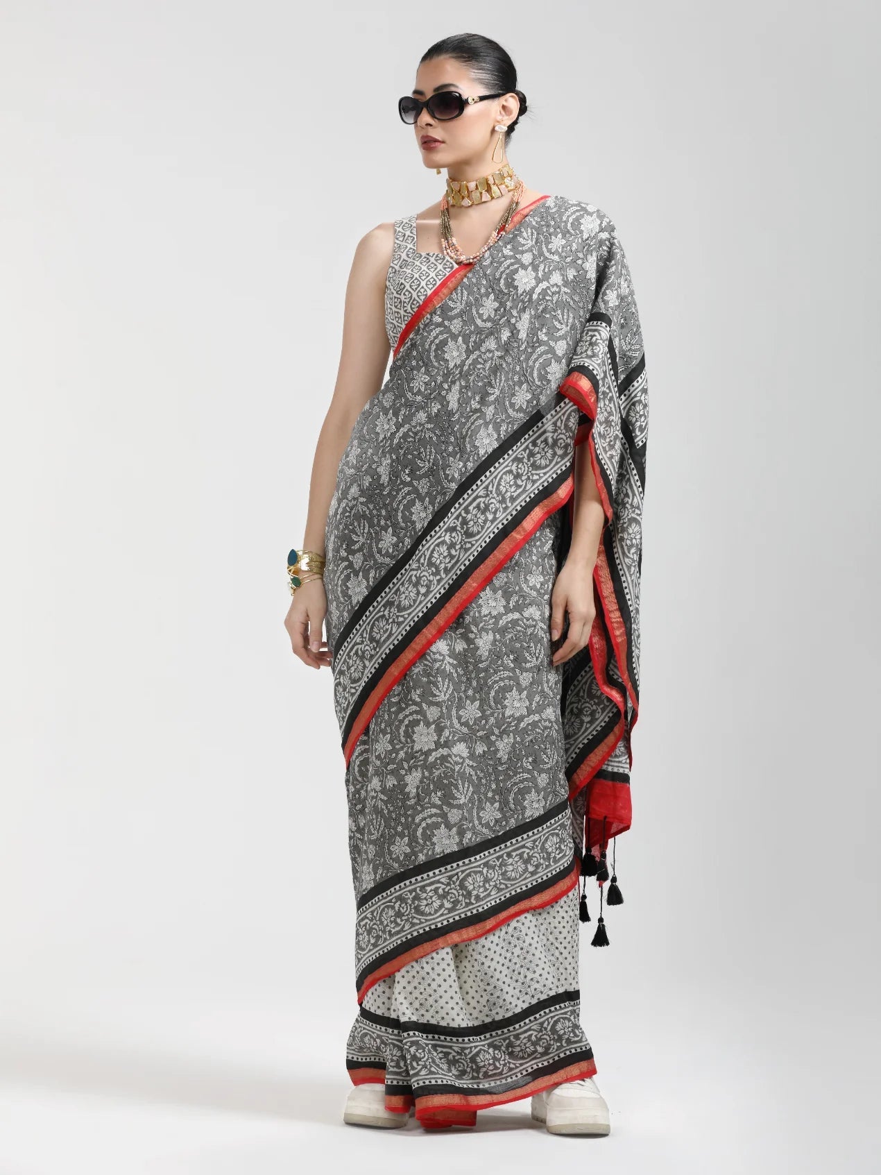 LIGHT GRAY VISCOSE MUL LIVA BLOCK PRINTED SAREE