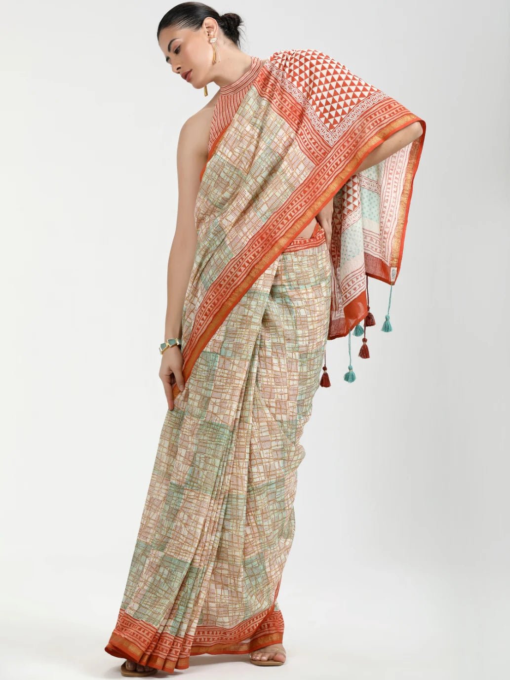 LIGHT ORANGE MULMUL COTTON LIVA BLOCK PRINTED SAREE