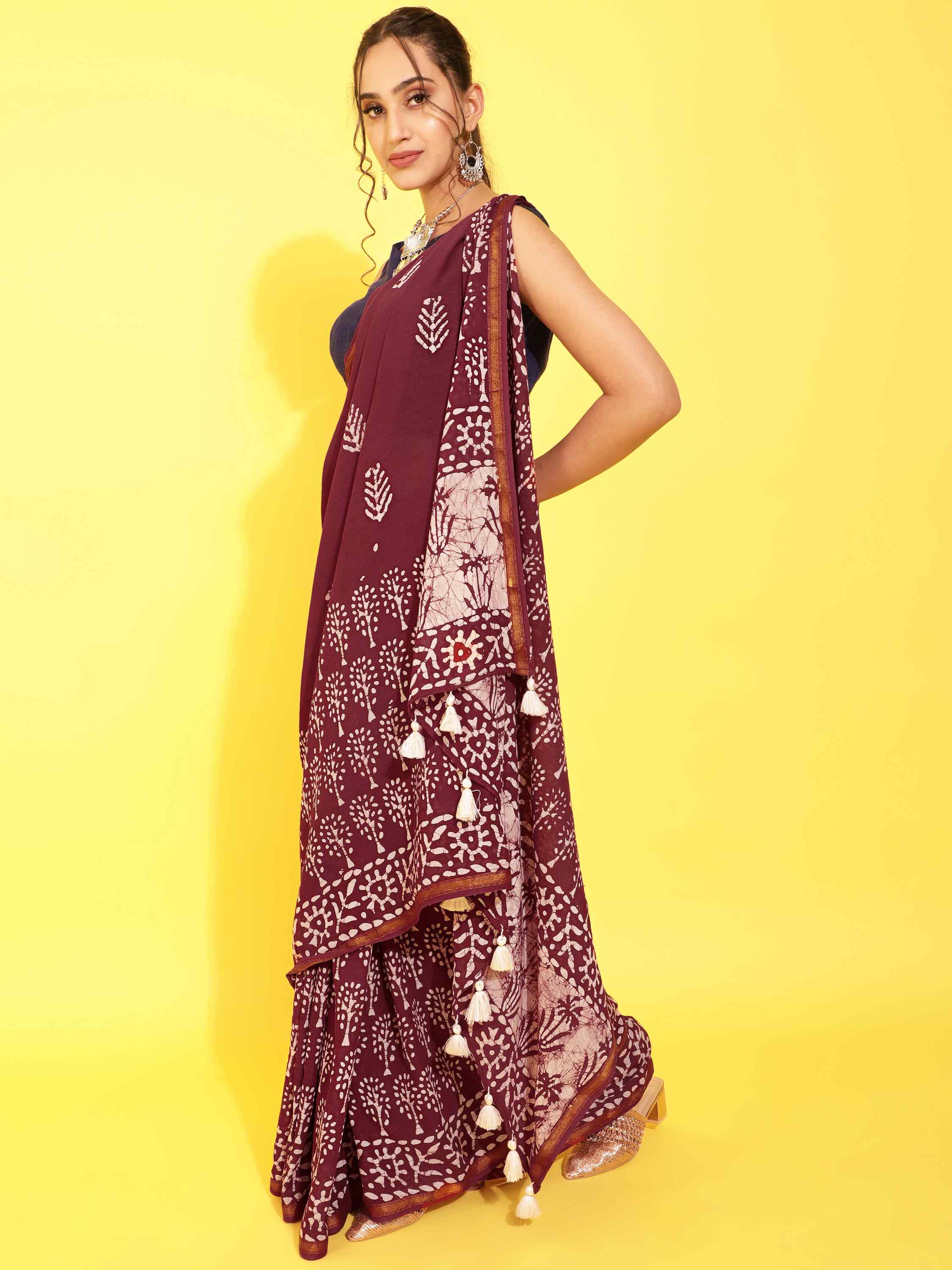 MAROON MULMUL COTTON LIVA BATIK PRINTED SAREE