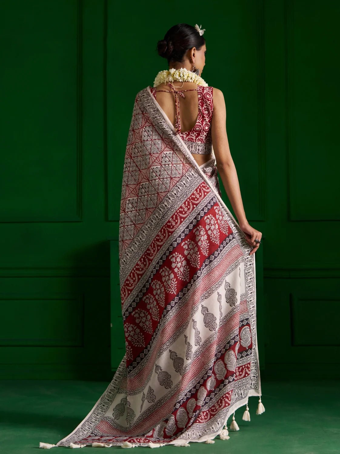 OFF WHITE & RED VISCOSE MUL MONOCHROME BAGH PRINT SAREE