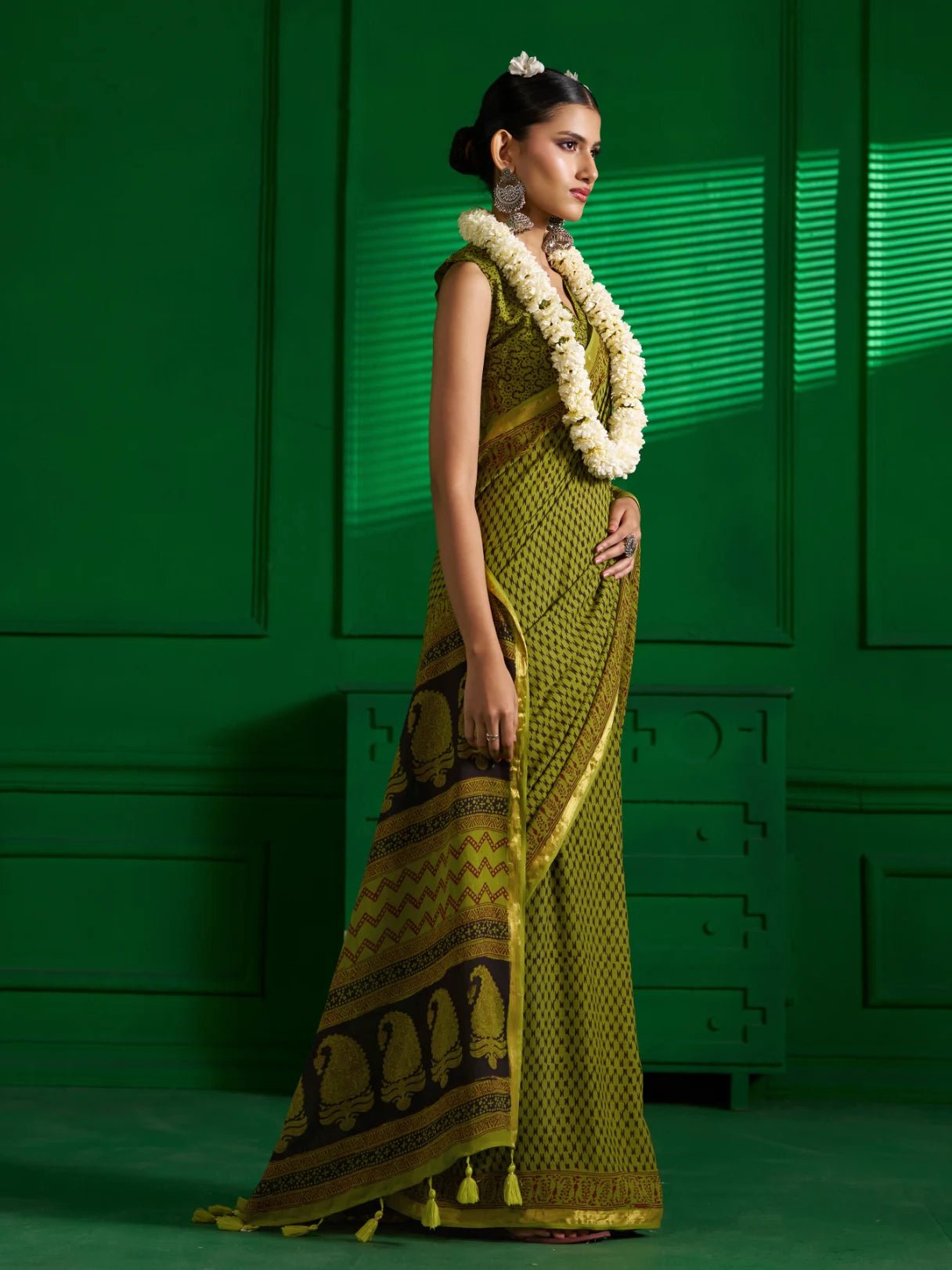 OLIVE GREEN VISCOSE MUL BAGH PRINT SAREE