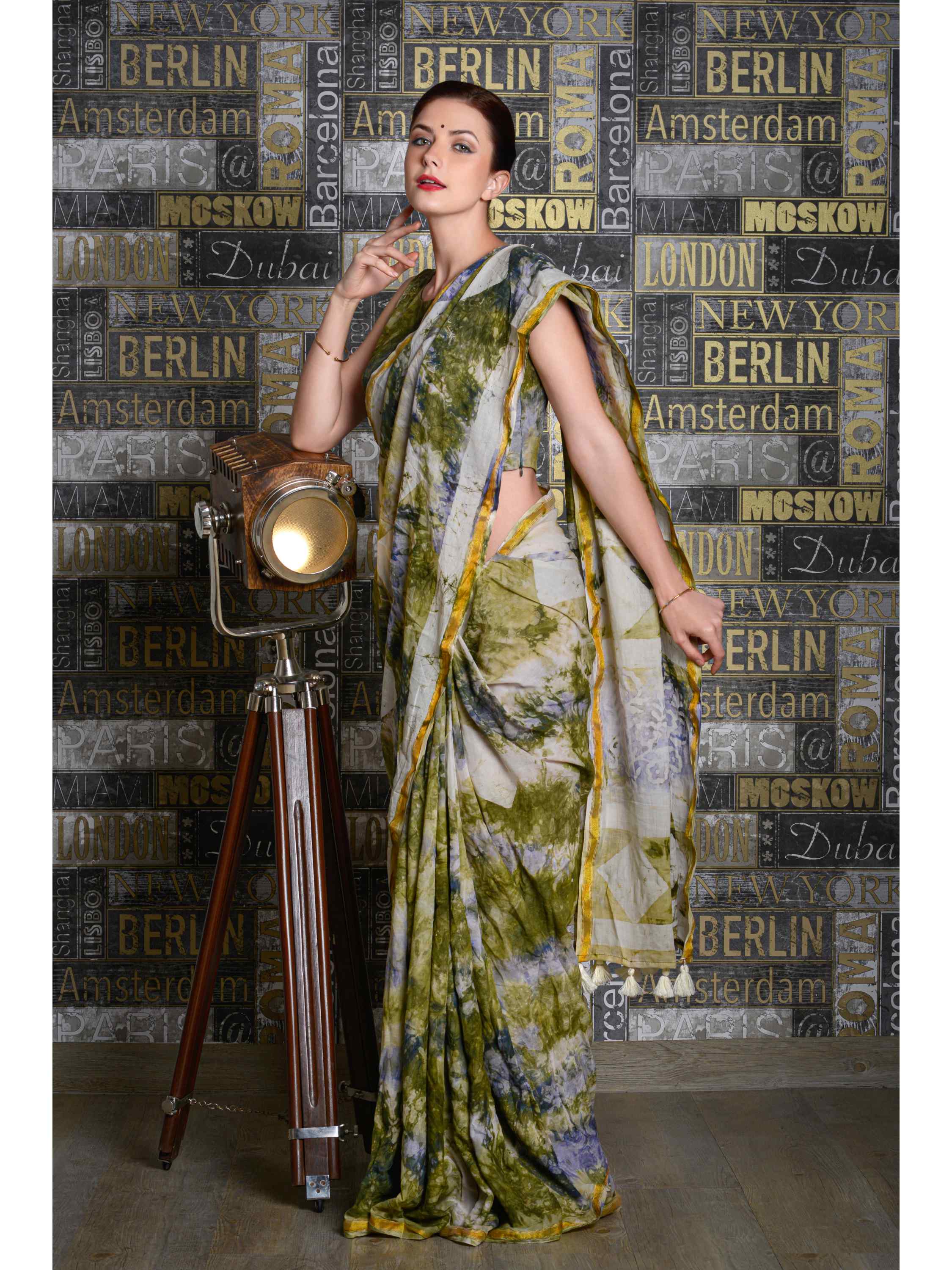 OLIVE GREEN VISCOSE MUL BATIK PRINTED SAREE