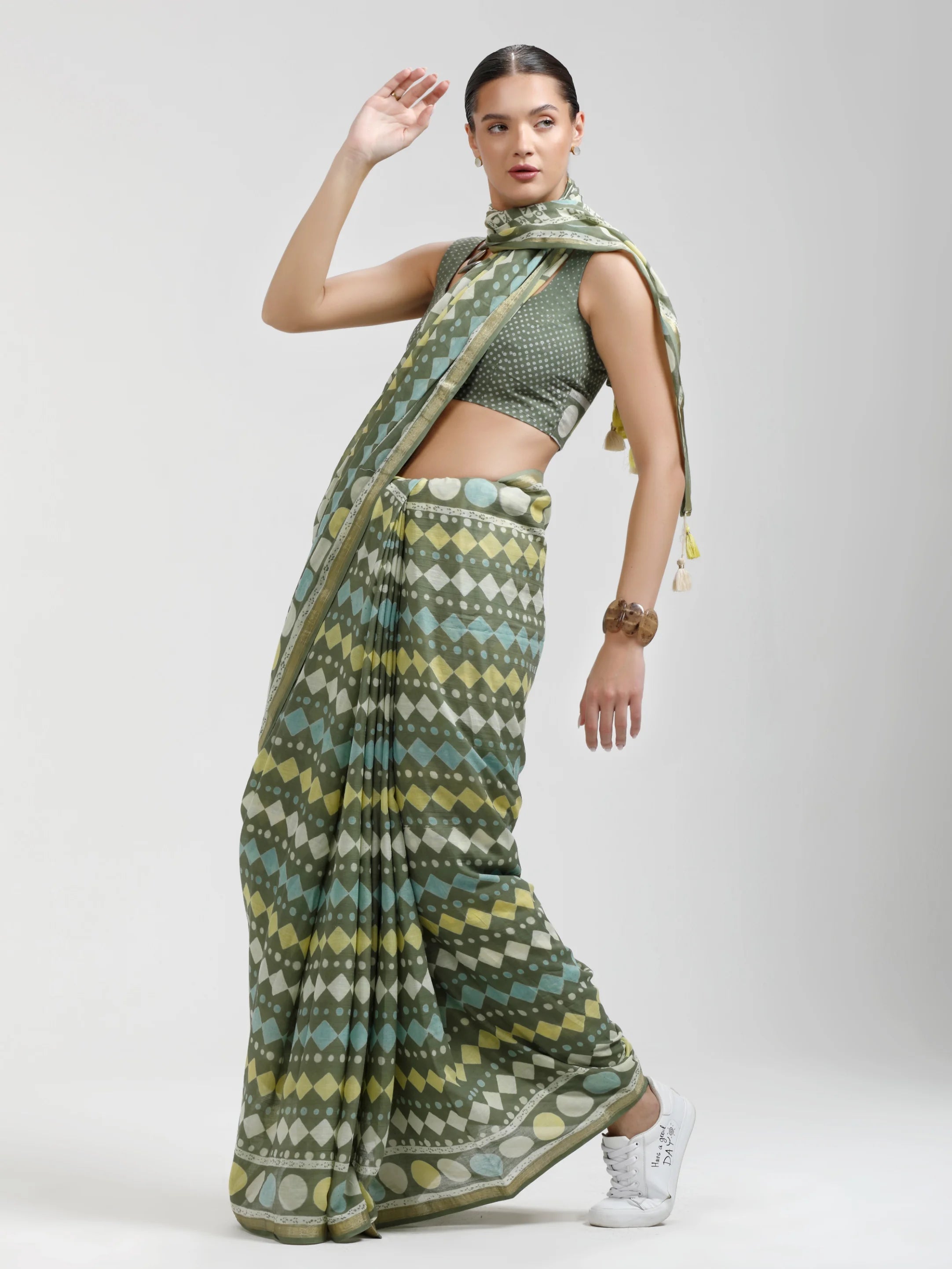 OLIVE GREEN VISCOSE MUL BLOCK PRINTED SAREE
