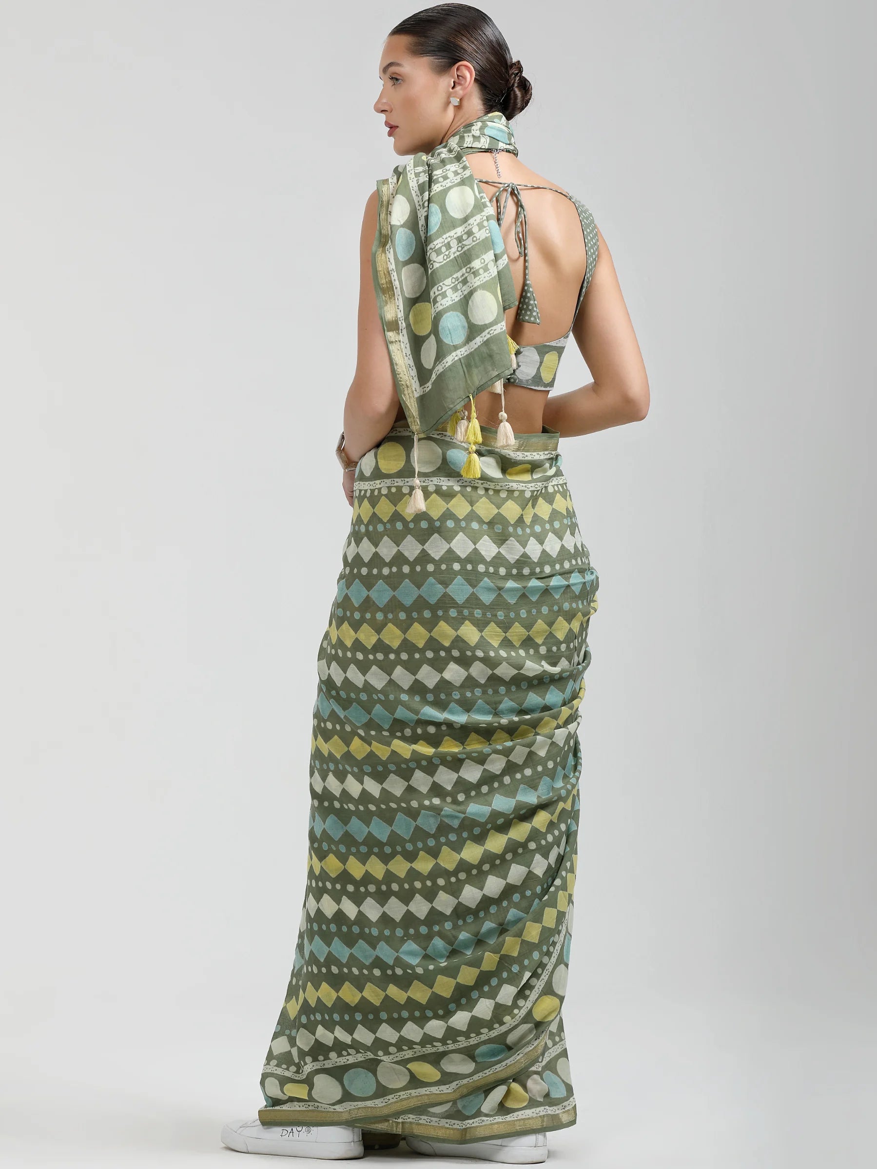 OLIVE GREEN VISCOSE MUL BLOCK PRINTED SAREE