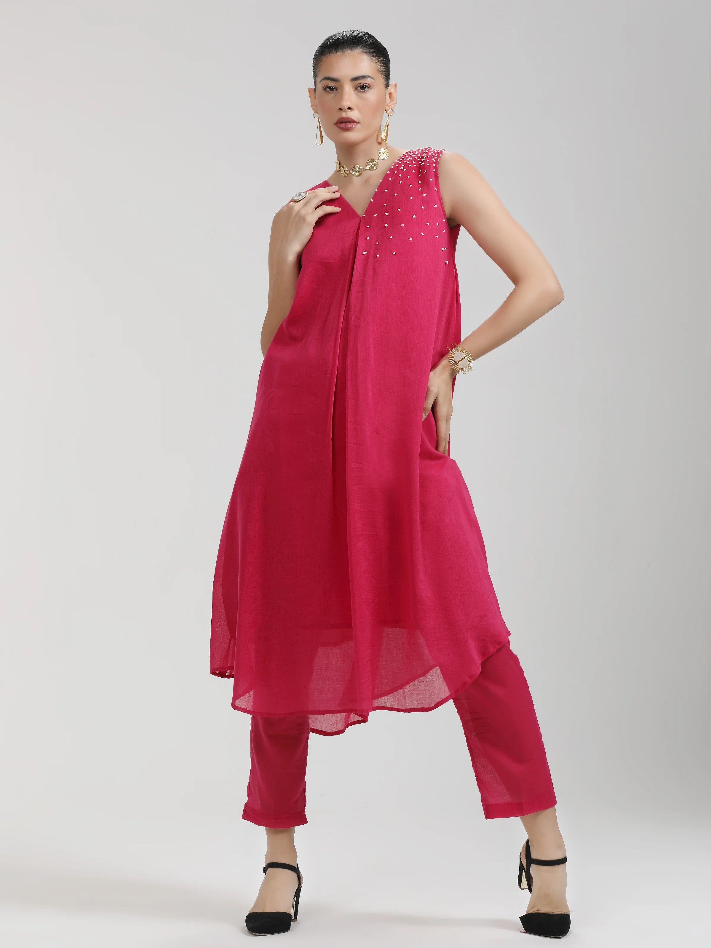 PINK MULMUL COTTON HAND EMBROIDERD KURTA PANTS