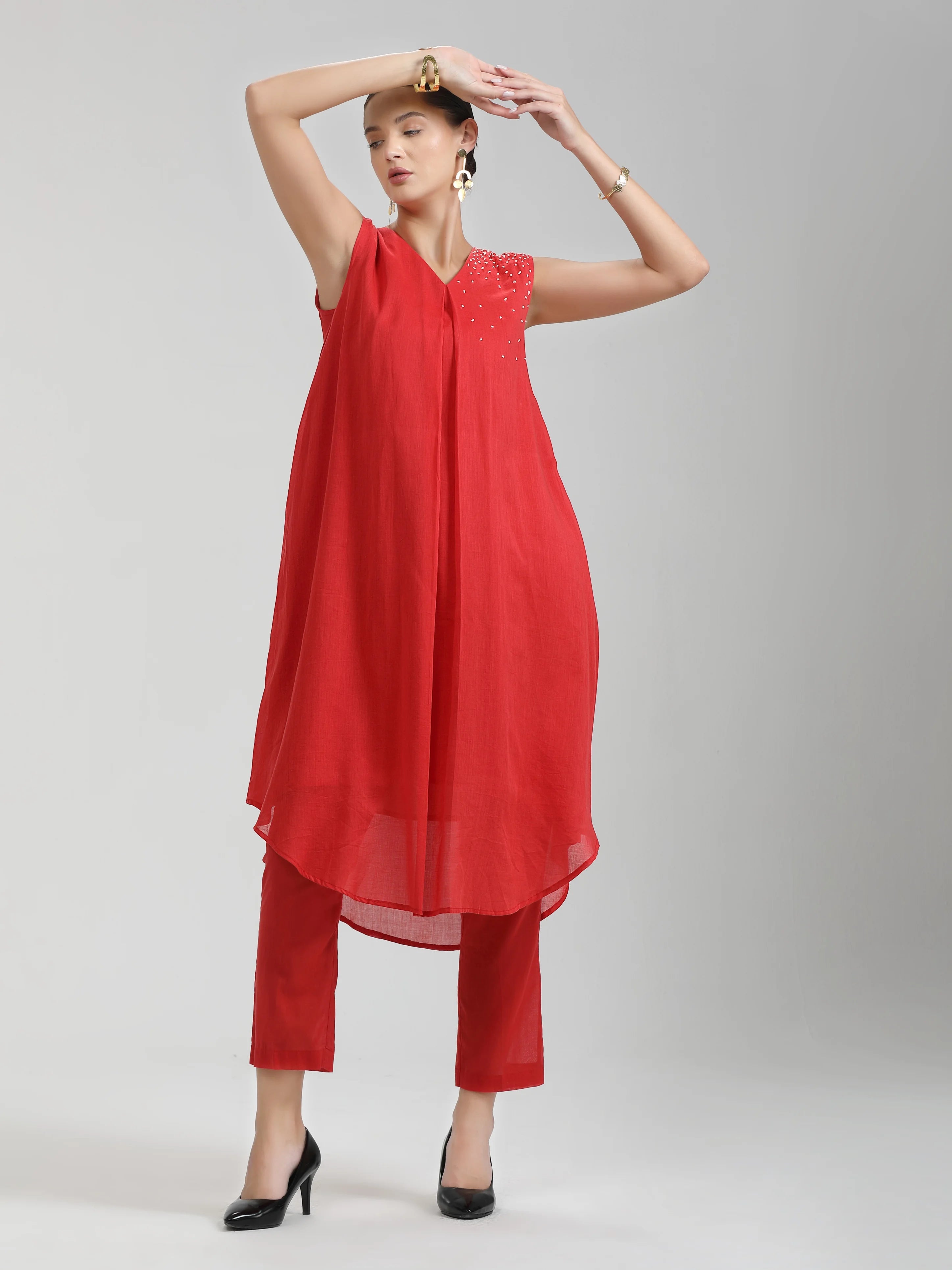 RED VISCOSE MUL HAND EMBROIDERD KURTA PANTS