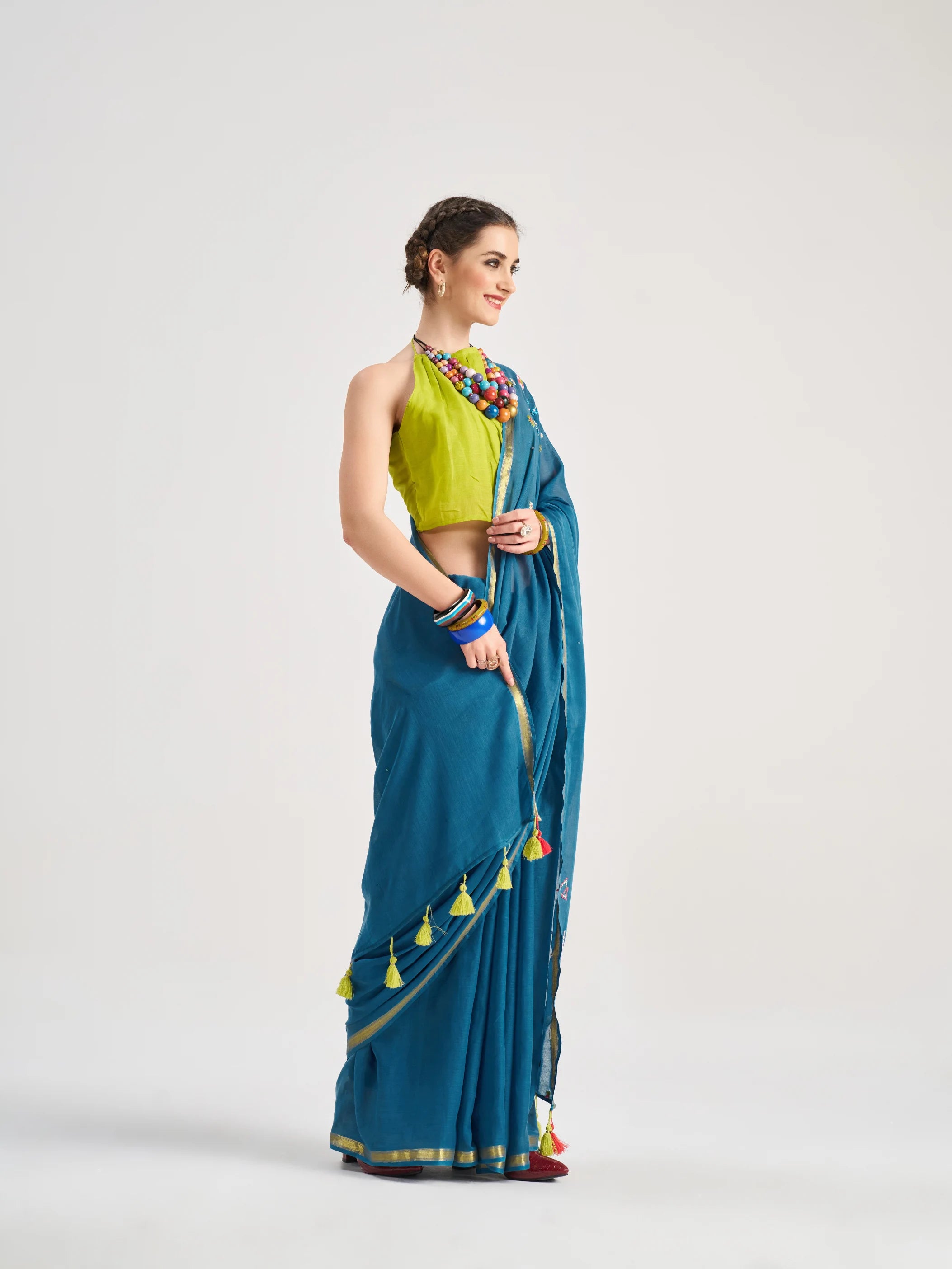 VISCOSE MUL VIRGO HAND EMBROIDERED SAREE WITH BLOUSE