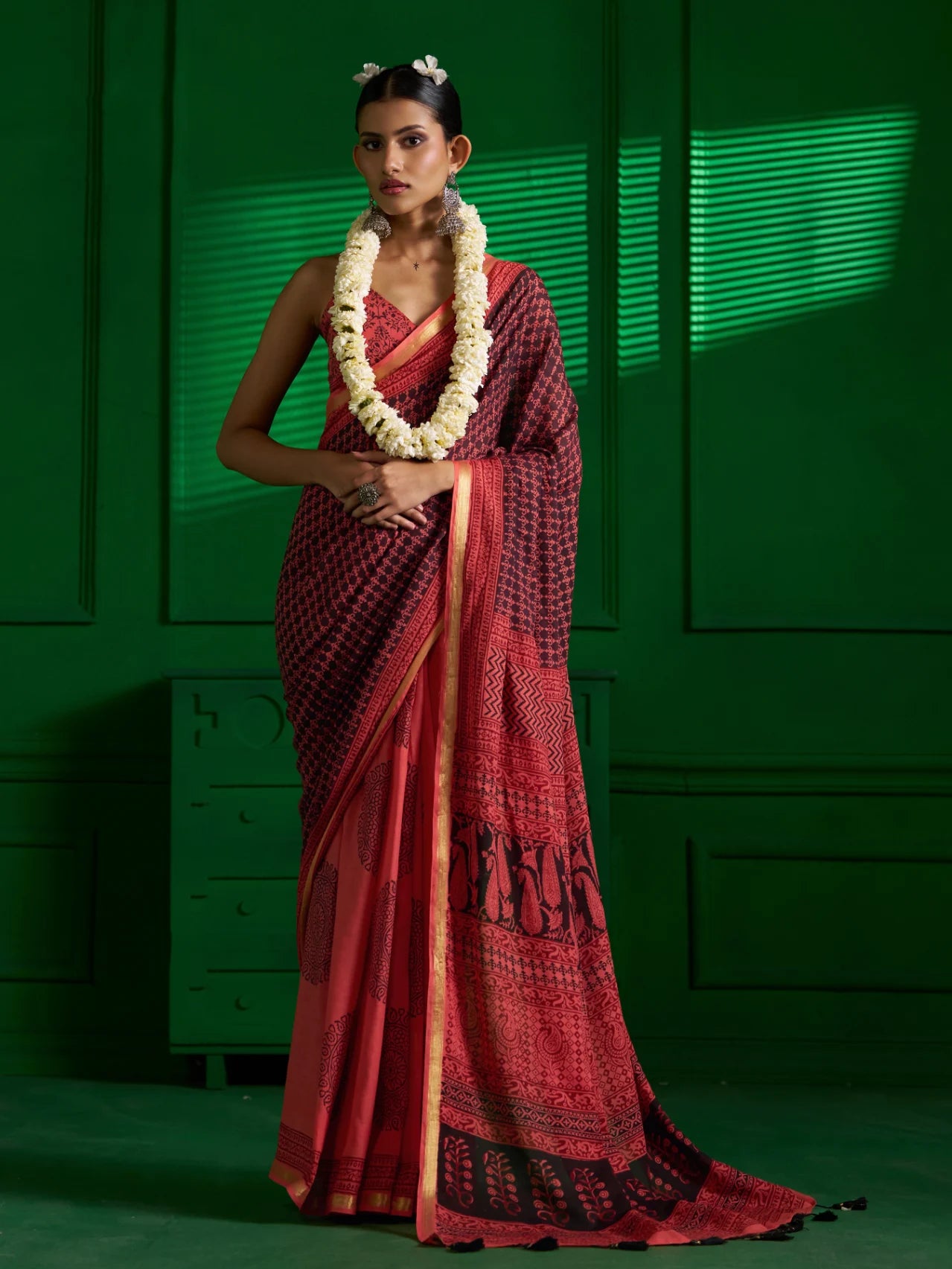 CHARCOAL RED BAGH PRINT SAREE